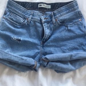 levi’s lightwashed jean shorts